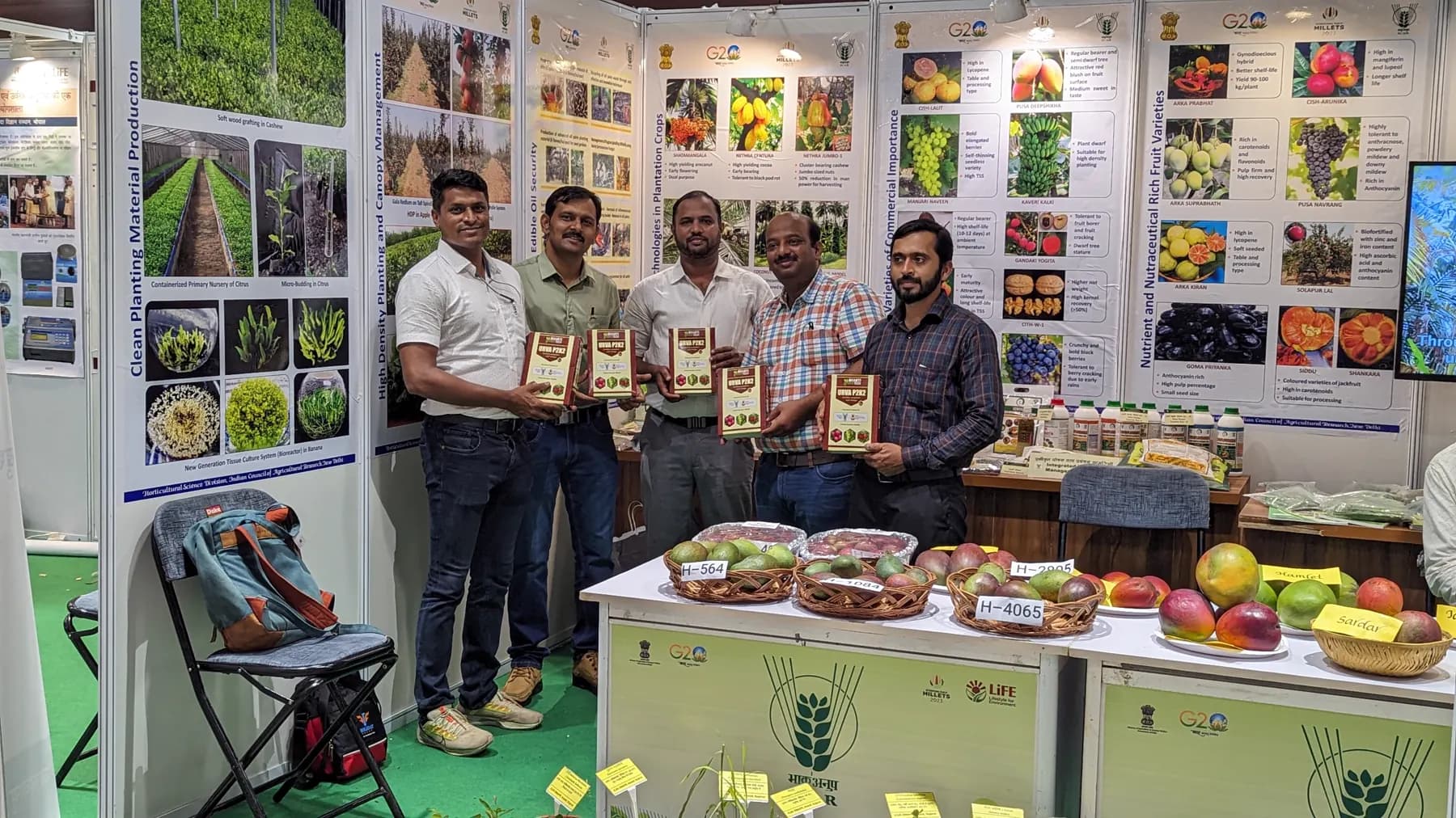 Bharti Green Tech representatives displaying Urva P2K2 packs at an ICAR Foundation Day exhibition